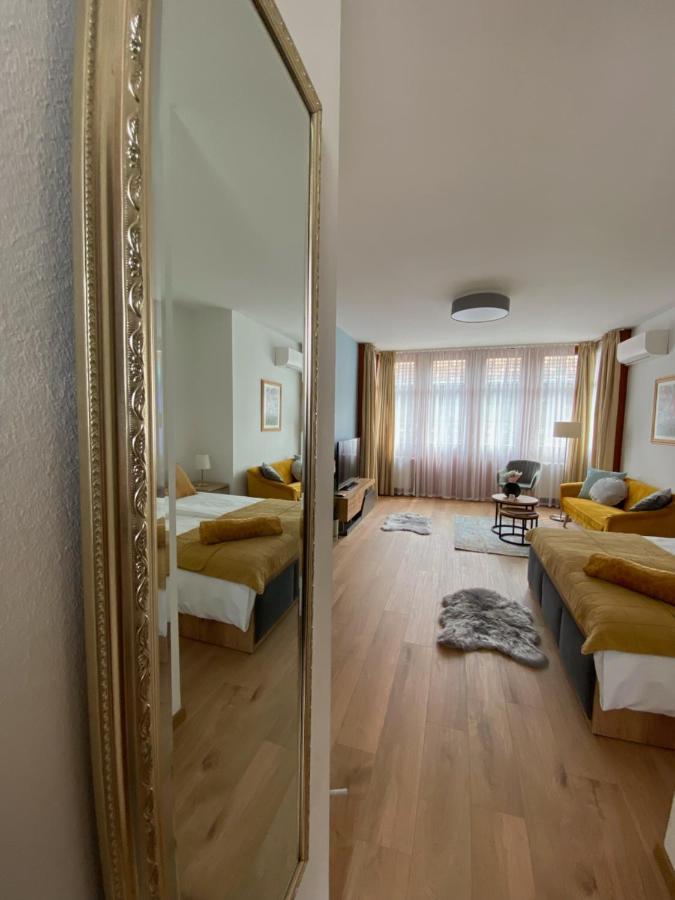 Lovag8 Apartment Budapeste Exterior foto